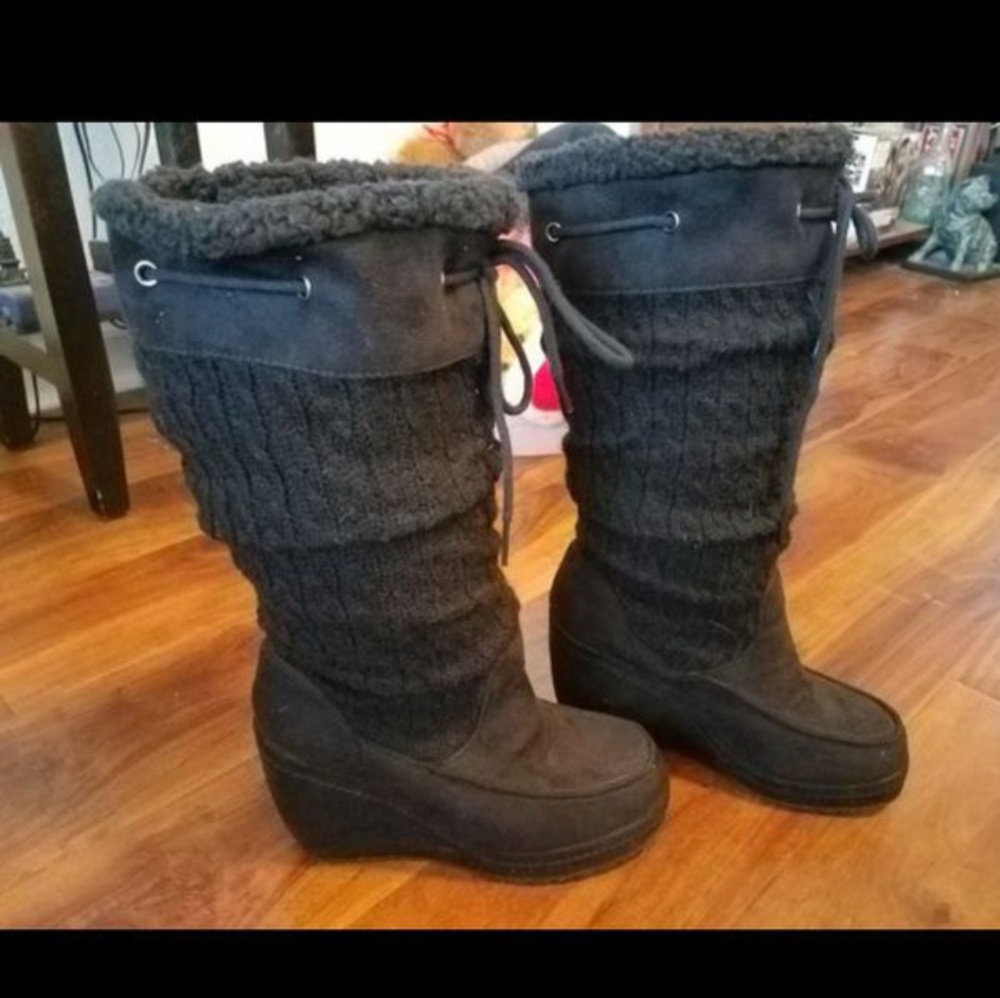 Sketcher brand black boots. Worn ONCE size 7